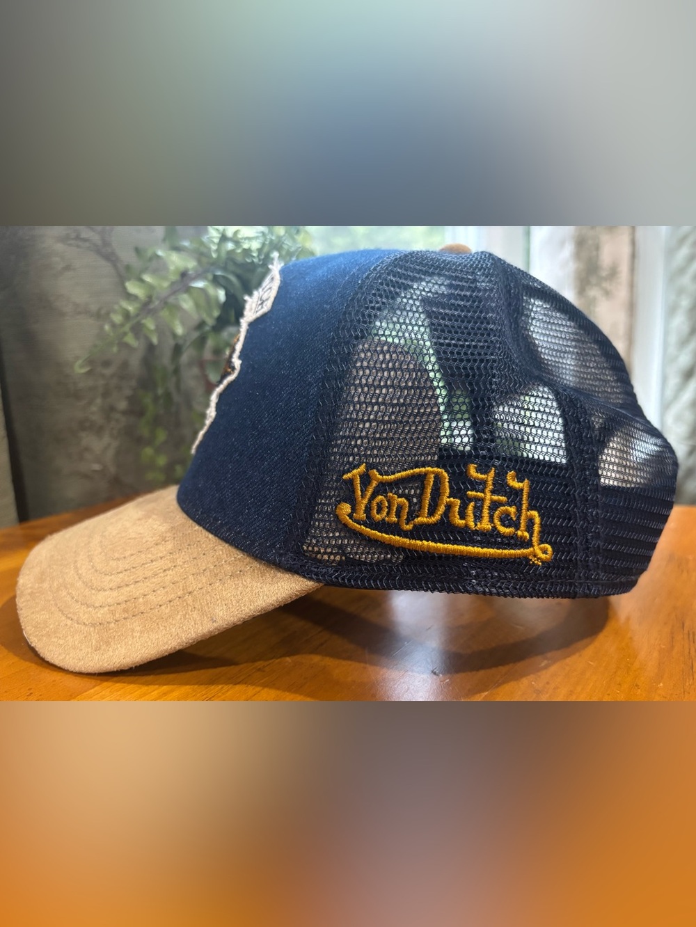 Von Dutch Denim Trucker Hat Faux Suede Bill Distressed Winged Eyeball Patch Y2K - Picture 3 of 4